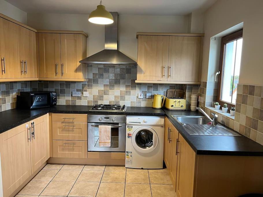 Lovely 2 Bedroom Family Apartment In Newcastle Newcastle  Exterior foto